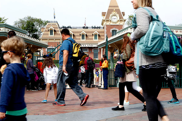 filephoto Disneyland Walt Disney Disabled