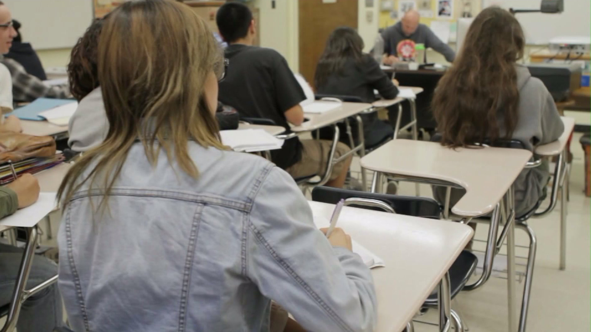 File photo of a high school classroom. (Credit: KTLA)