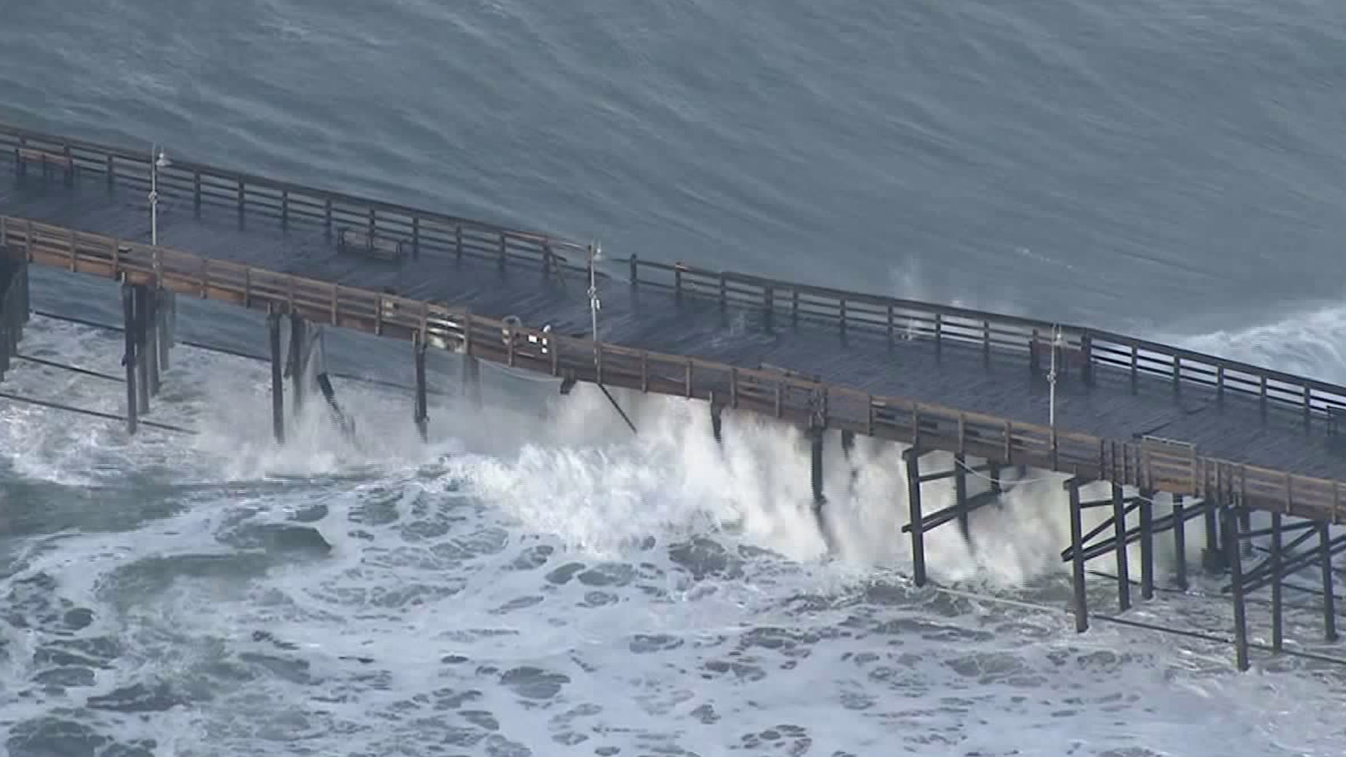 Ventura waves pier