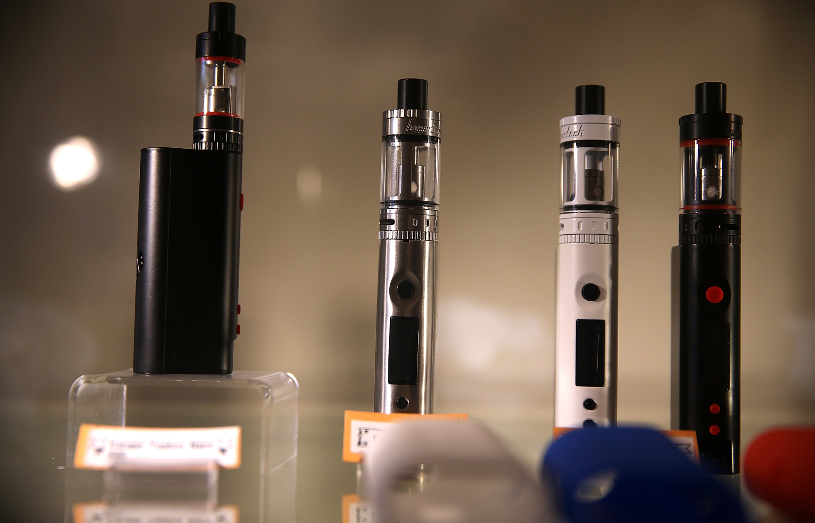 E-cigarettes are displayed at Gone With the Smoke Vapor Lounge on May 5, 2016 in San Francisco, California. (Credit: Justin Sullivan/Getty Images)