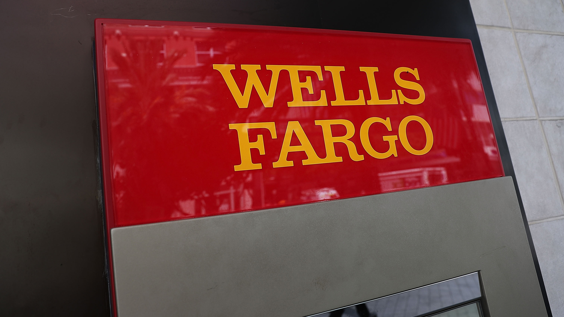 A sign is seen on a Wells Fargo ATM at one of their bank branches on Sept. 9, 2016 in Miami. (Credit: Joe Raedle/Getty Images)