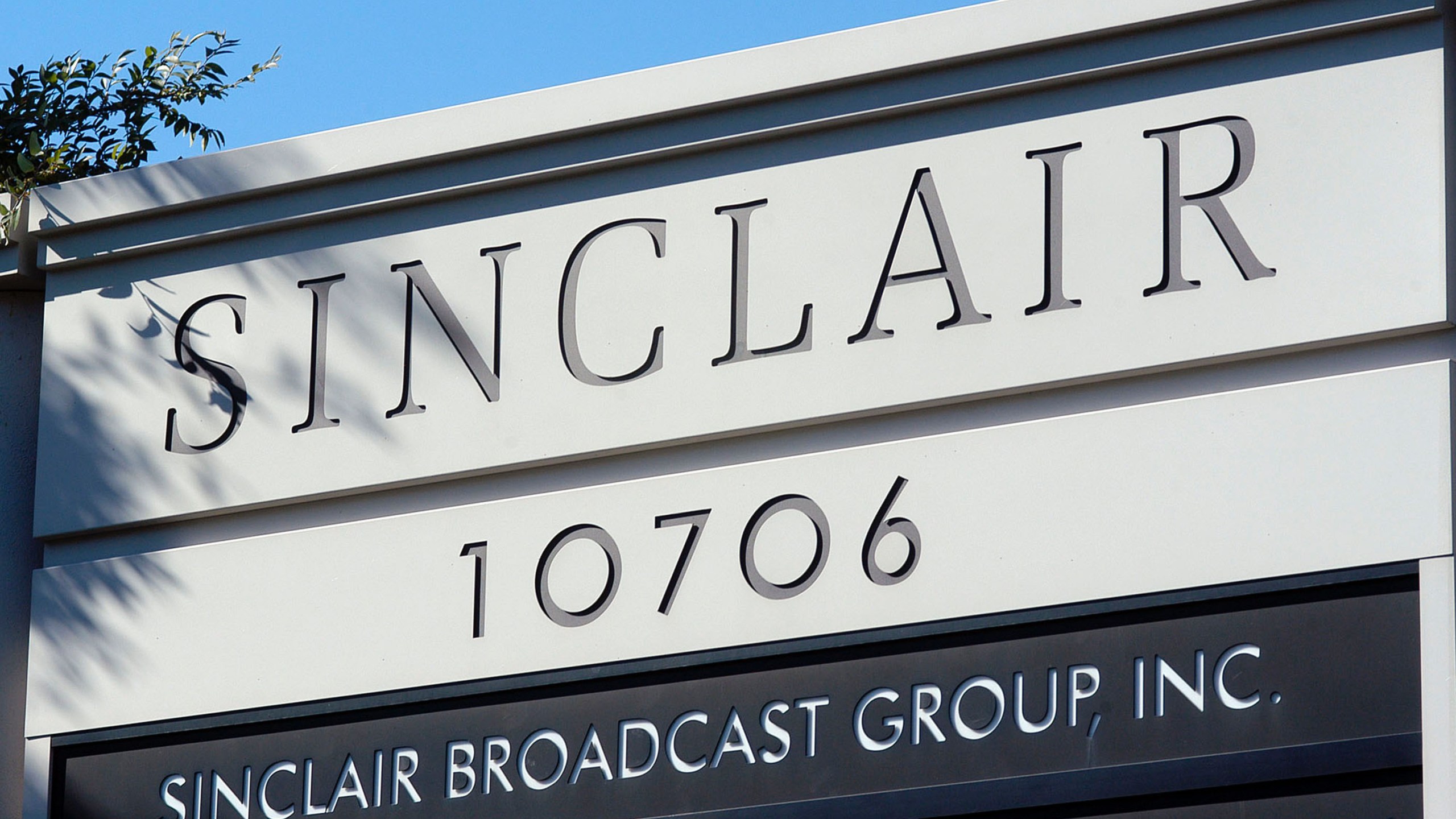 A sign for the Sinclair Broadcast building is seen in a business district Oct. 12, 2004, in Hunt Valley, Maryland. (Credit: William Thomas Cain / Getty Images)