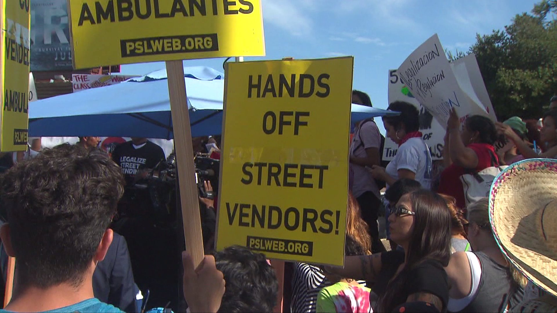 A rally for Los Angeles street vendors was held in Hollywood on July 27, 2017. (Credit: KTLA)