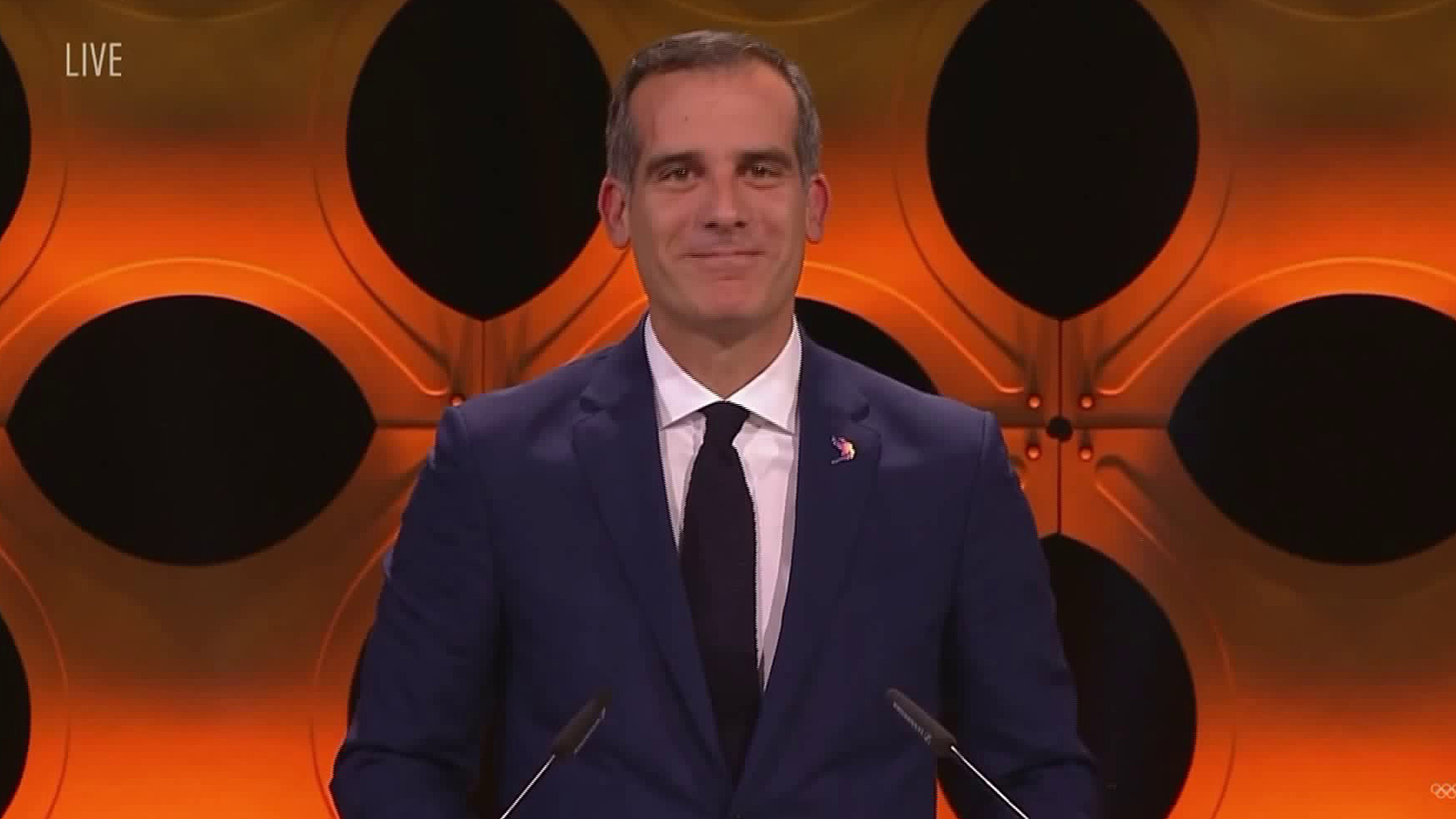 Eric Garcetti speaks during the official announcement for the host city's of the 2024 and 2028 Olympic games. (Credit: CNN)