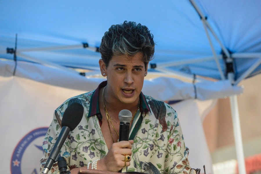 Milo Yiannopoulos speaks at an Alt Right protest of Muslim activist Linda Sarsour on April 25, 2017, in New York City. (Credit: Stephanie Keith / Getty Images)