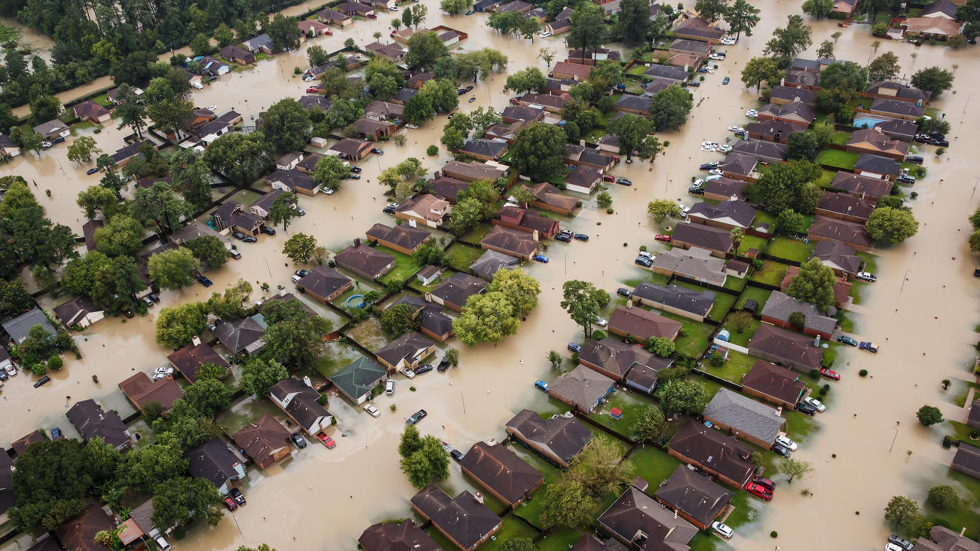 A flooded residential neighborhood near Interstate 10 in Houston. (Credit: Marcus Yam / Los Angeles Times)