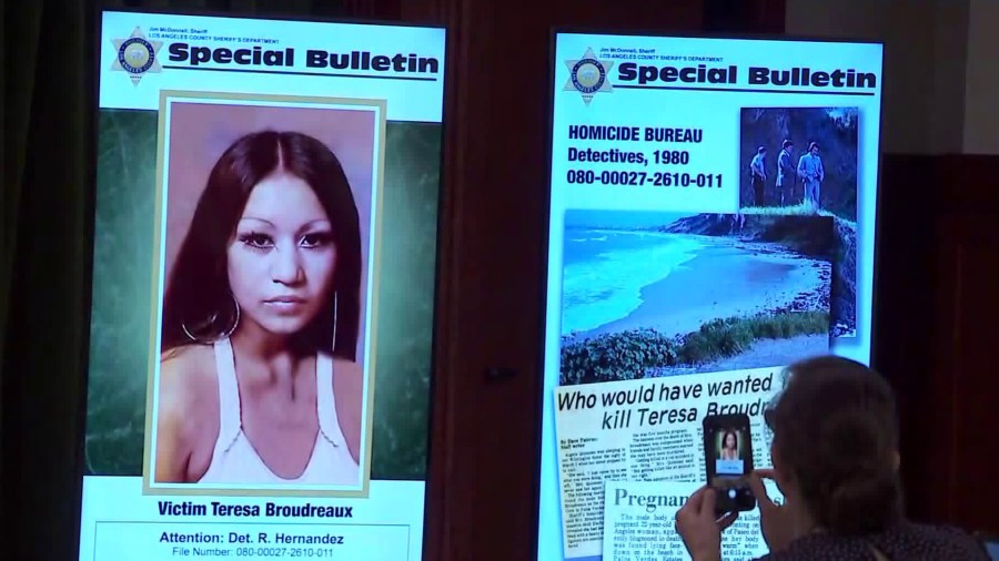 A photo of Teresa Broudreaux is displayed, left, at a sheriff's news conference on Sept. 29, 2017. (Credit: KTLA)