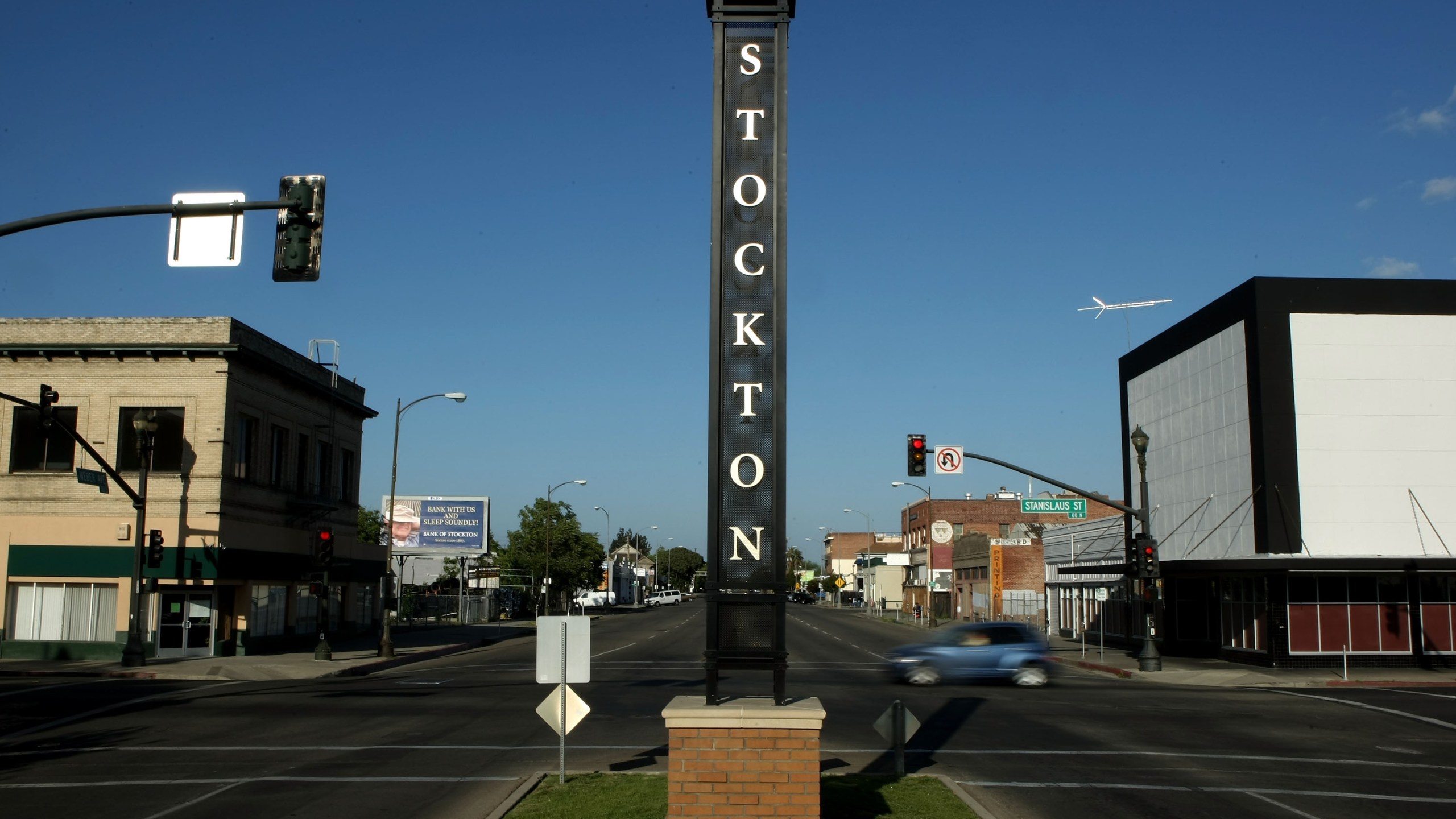 A sign is posted in a section of downtown Stockton, California. (Credit: Justin Sullivan/Getty Images)