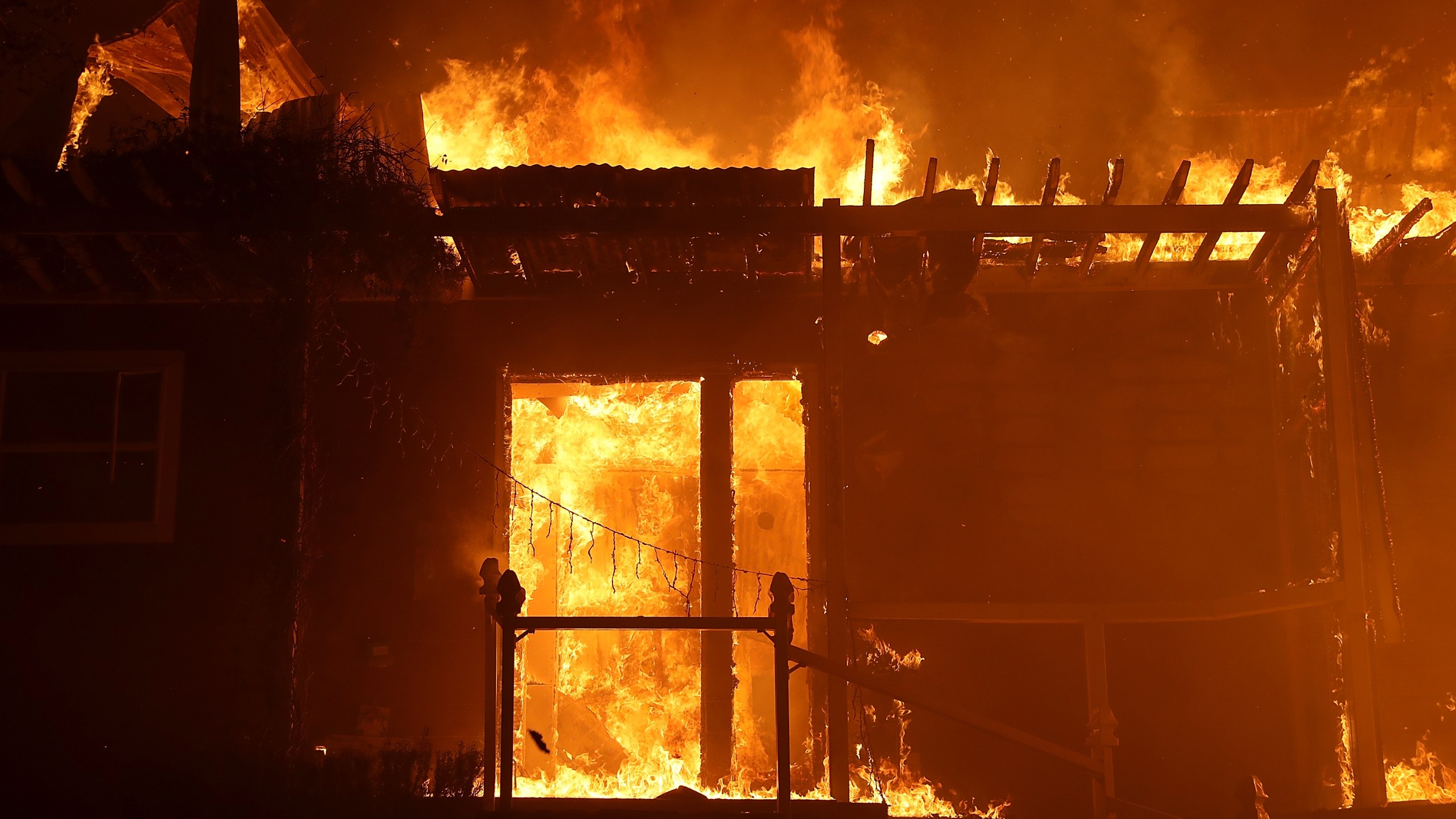 A home is consumed by fire during the Thomas fire on Dec. 7, 2017, in Ojai. (Credit: Justin Sullivan/Getty Images)