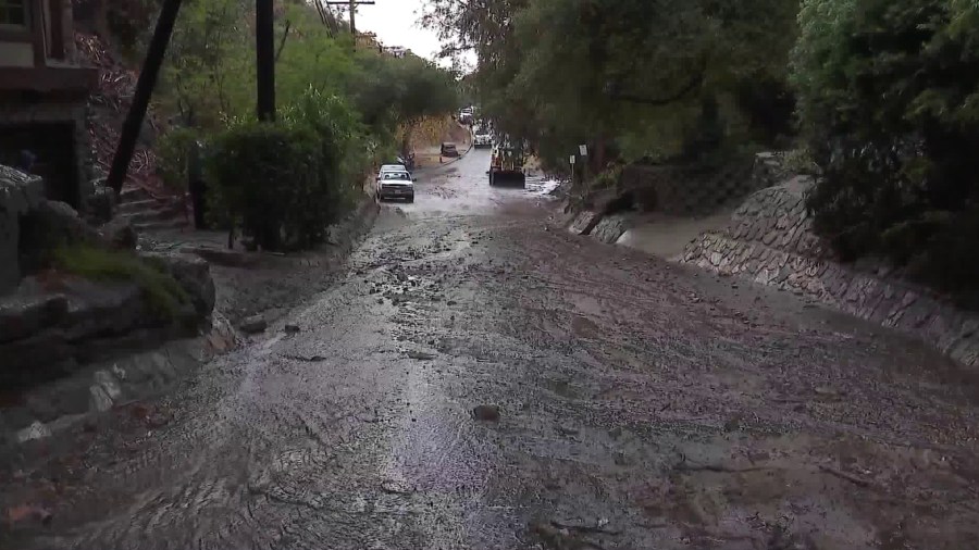 Mud flows cover a roadway in Burbank on Jan. 9, 2018. (Credit: KTLA)