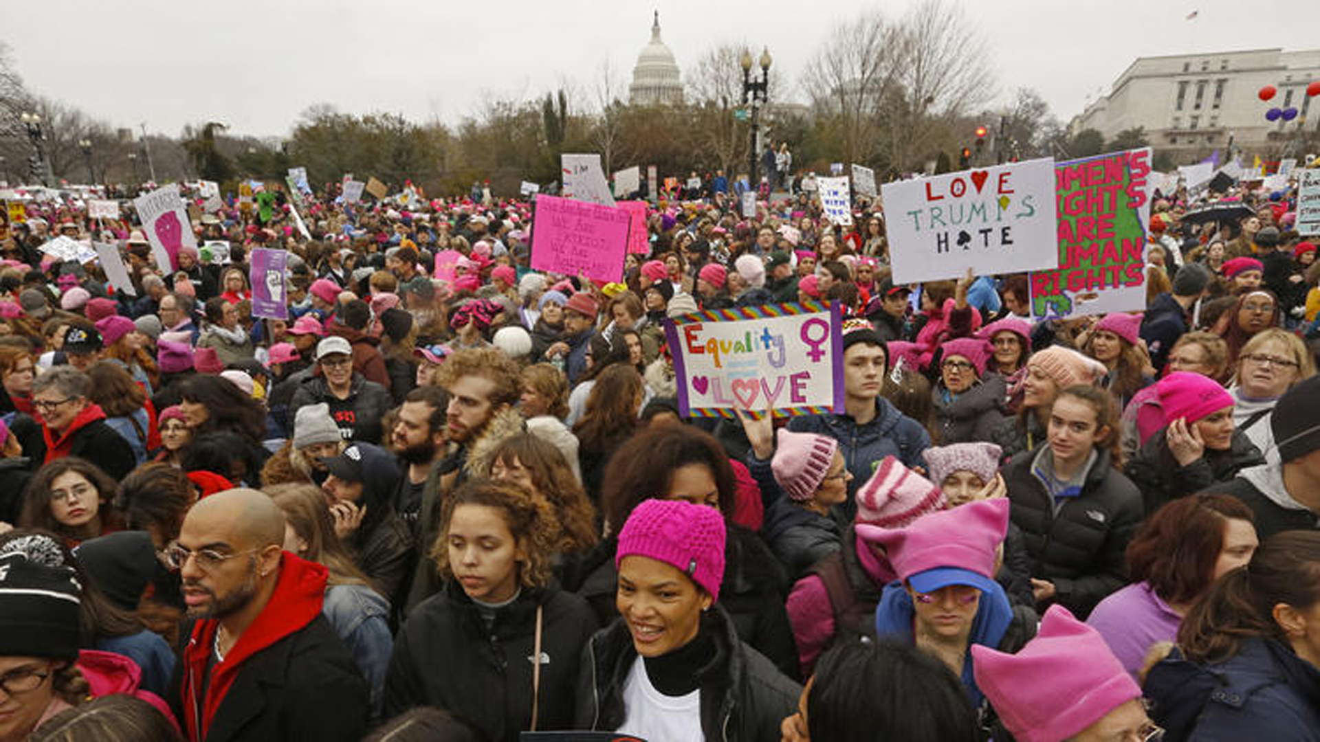 Hundreds of thousands of protesters fill Washington, D.C., to oppose Donald Trump's inauguration in 2017 (Credit: Carolyn Cole / Los Angeles Times)