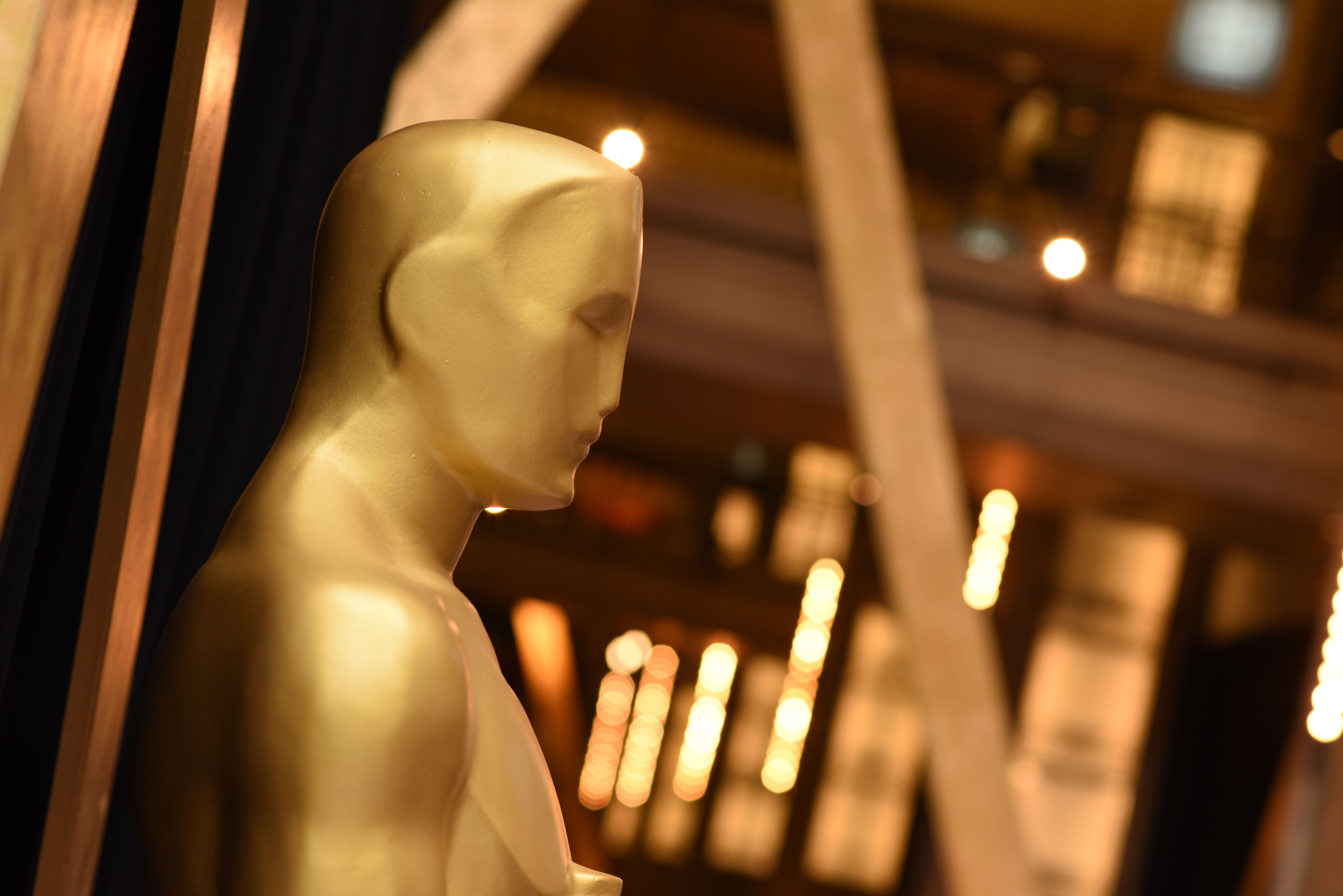 An Oscar statue is unveiled on the eve of the 90th Academy Awards Ceremony on March 3, 2018 in Hollywood. (Credit: ROBYN BECK/AFP/Getty Images)