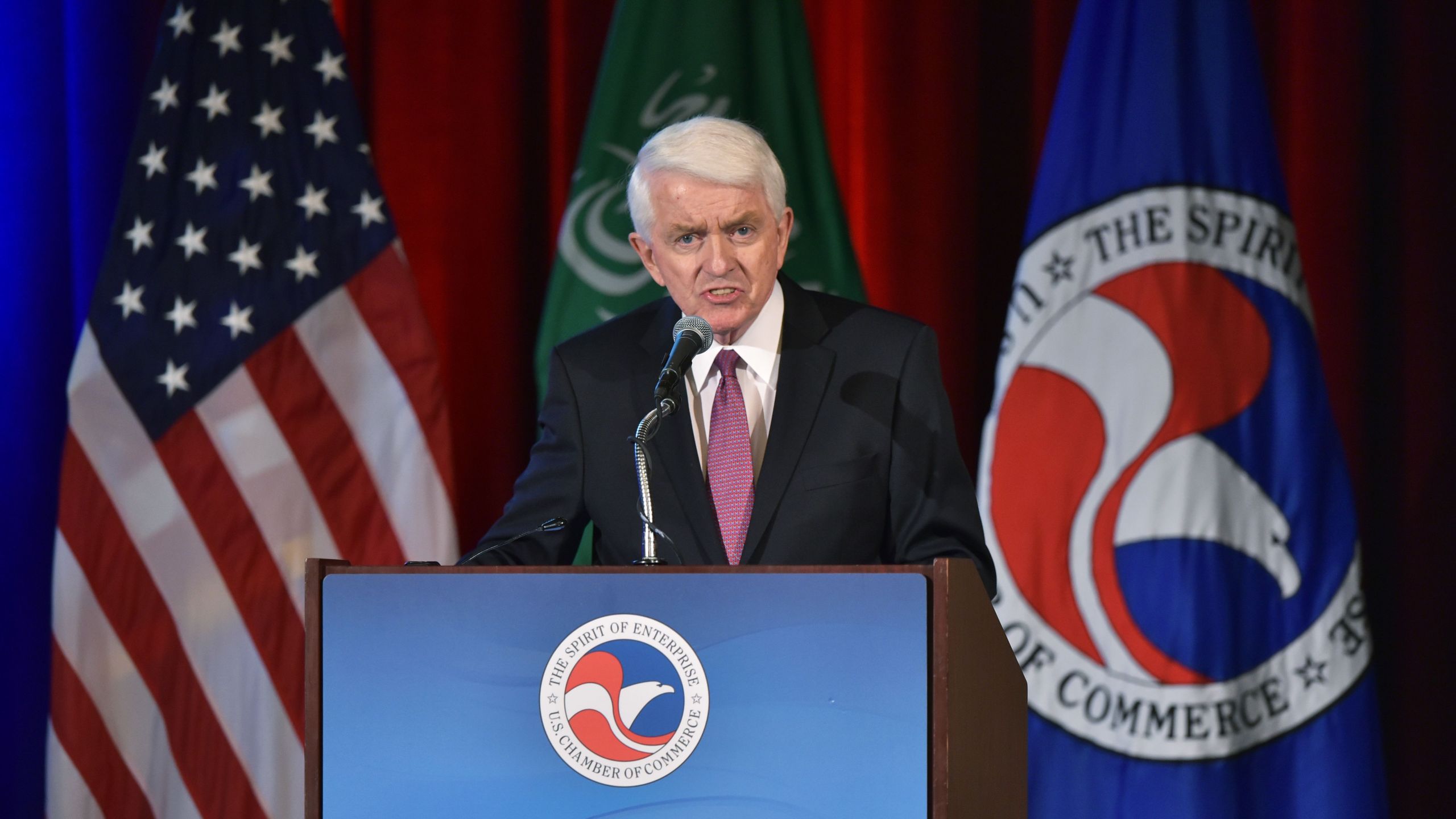 Tom Donohue introduces Rex Tillerson at the U.S. Chamber of Commerce's US-Saudi CEO Summit in Washington, D.C on April 19, 2017. (Credit: MANDEL NGAN/AFP/Getty Images)