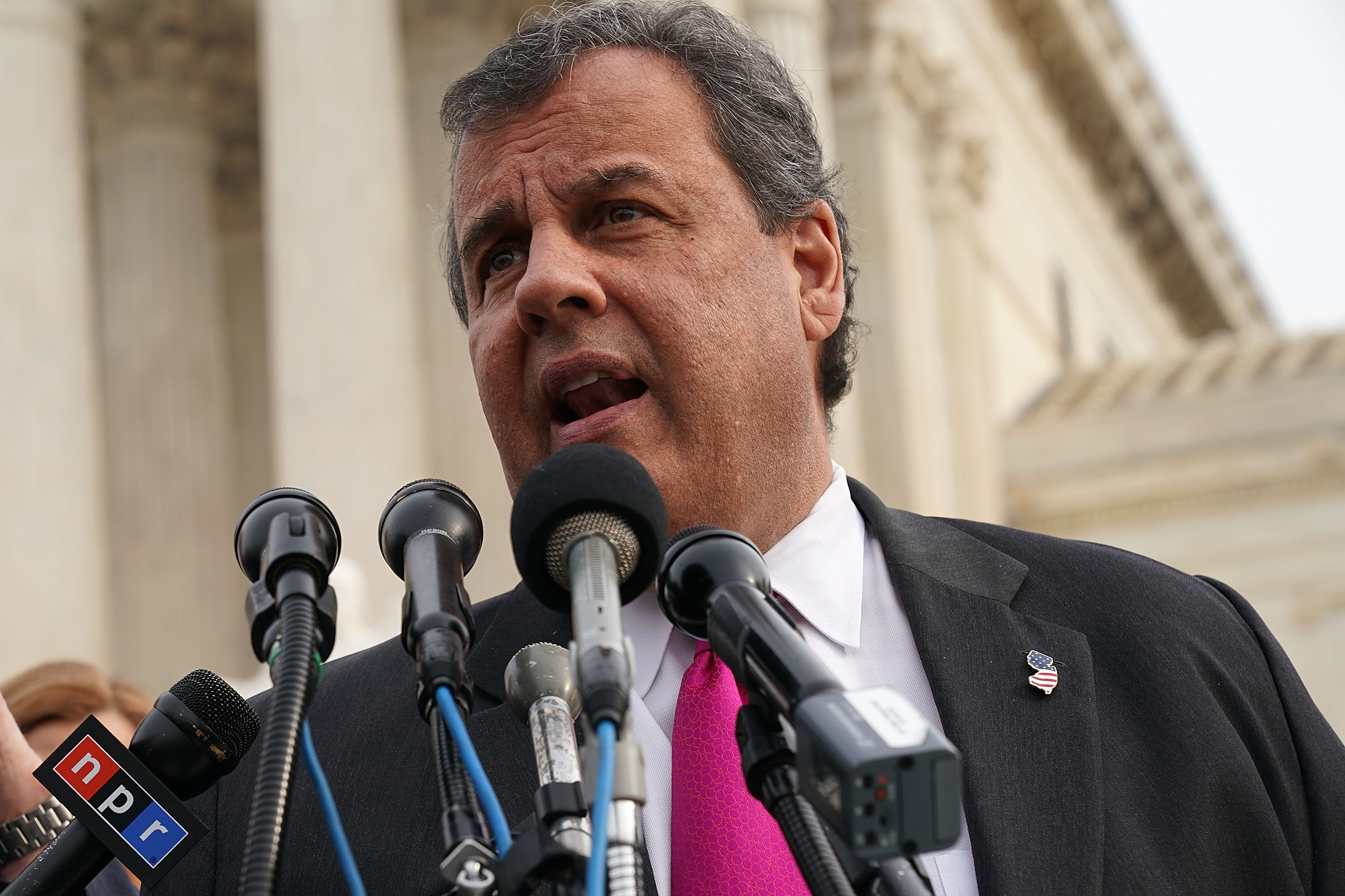 New Jersey Governor Chris Christie speaks to members of the media in front of the U.S. Supreme Court December 4, 2017 in Washington, D.C. (Credit: Alex Wong/Getty Images)