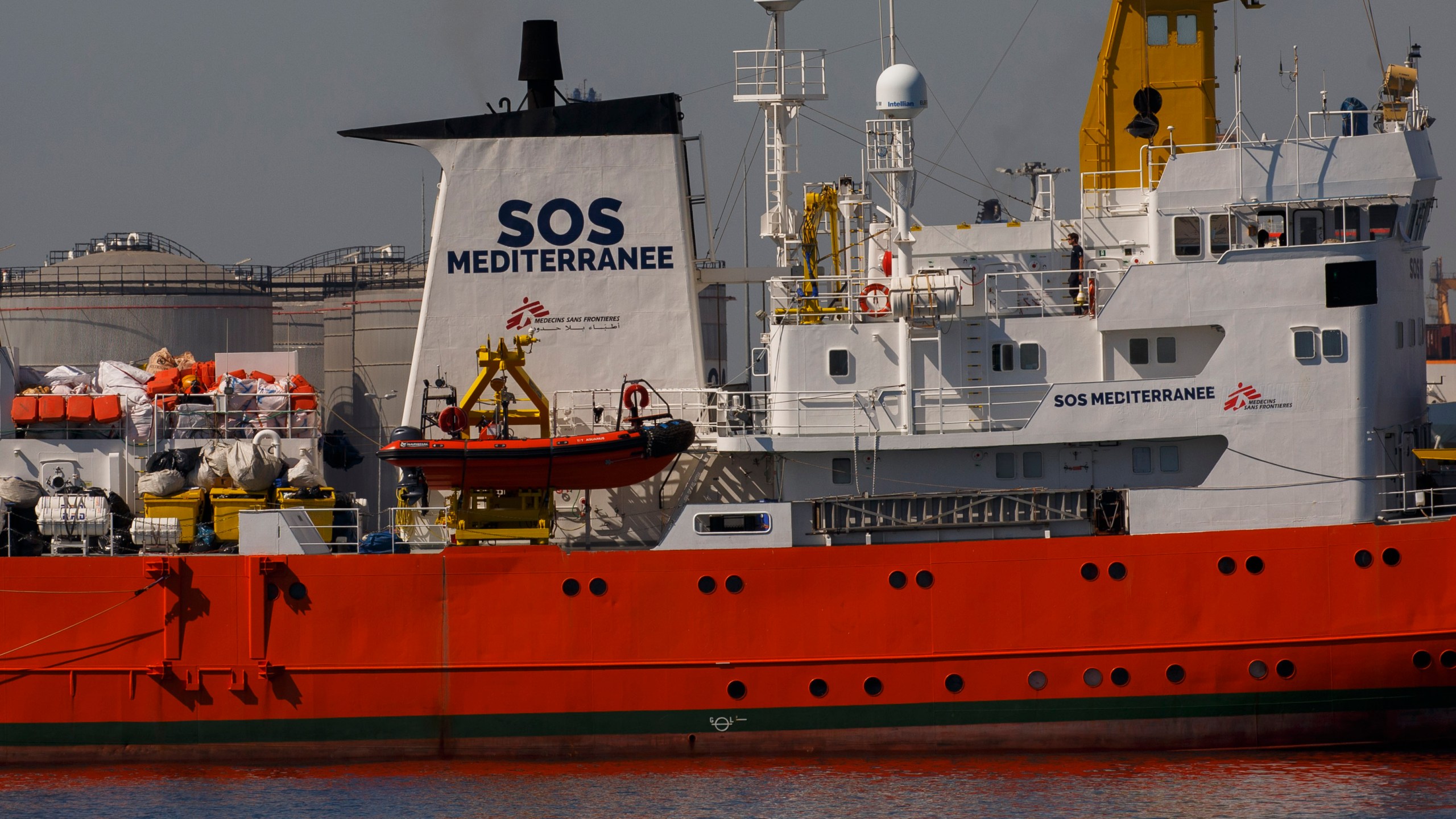 Aquarius rescue ship carrying migrants arrives at the Port of Valencia on June 17, 2018 in Valencia, Spain. (Credit: Pablo Blazquez Dominguez/Getty Images)