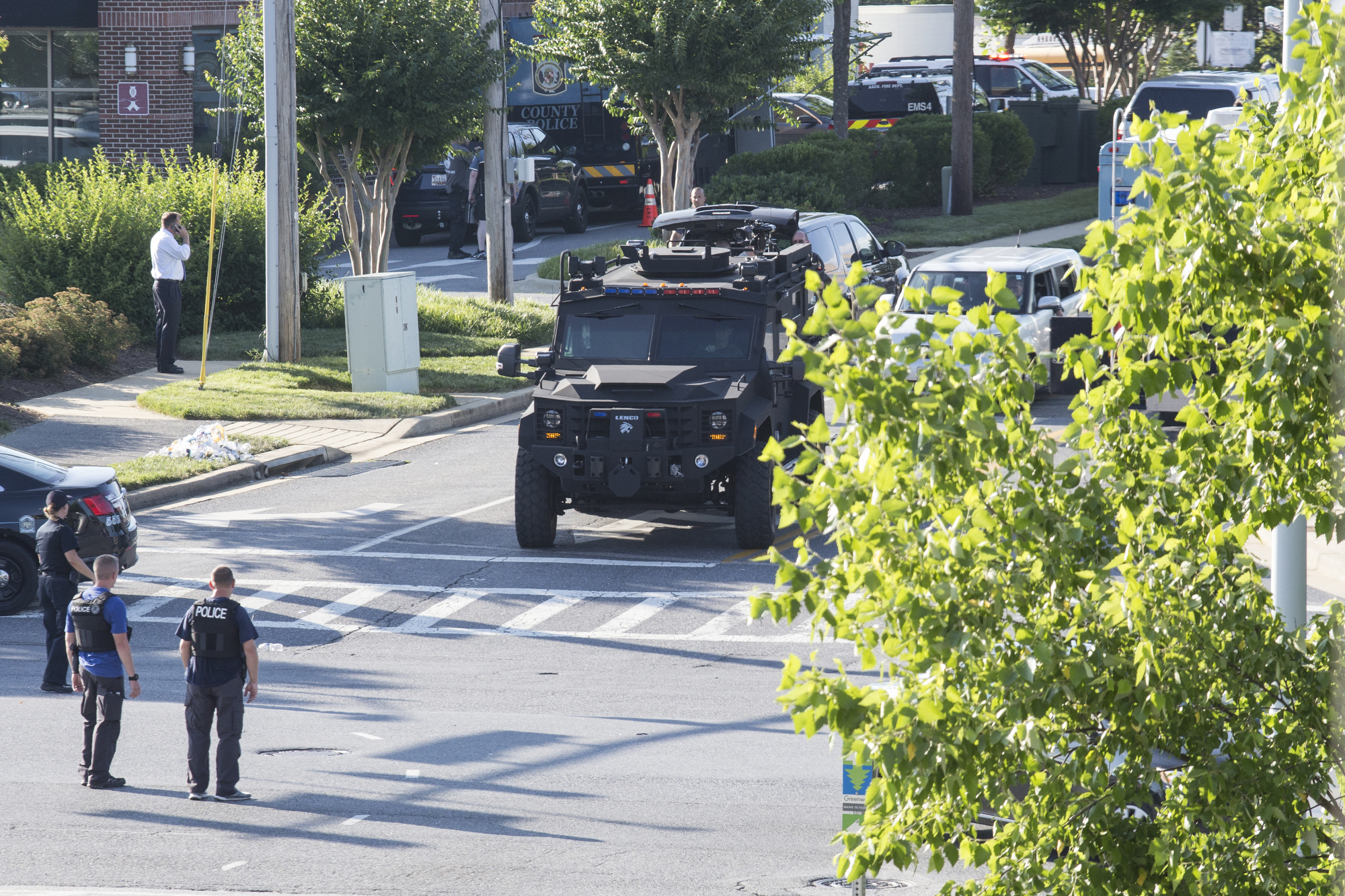 Police respond to a shooting on June 28, 2018, in Annapolis, Maryland. (Credit: Alex Wroblewski/Getty Images)