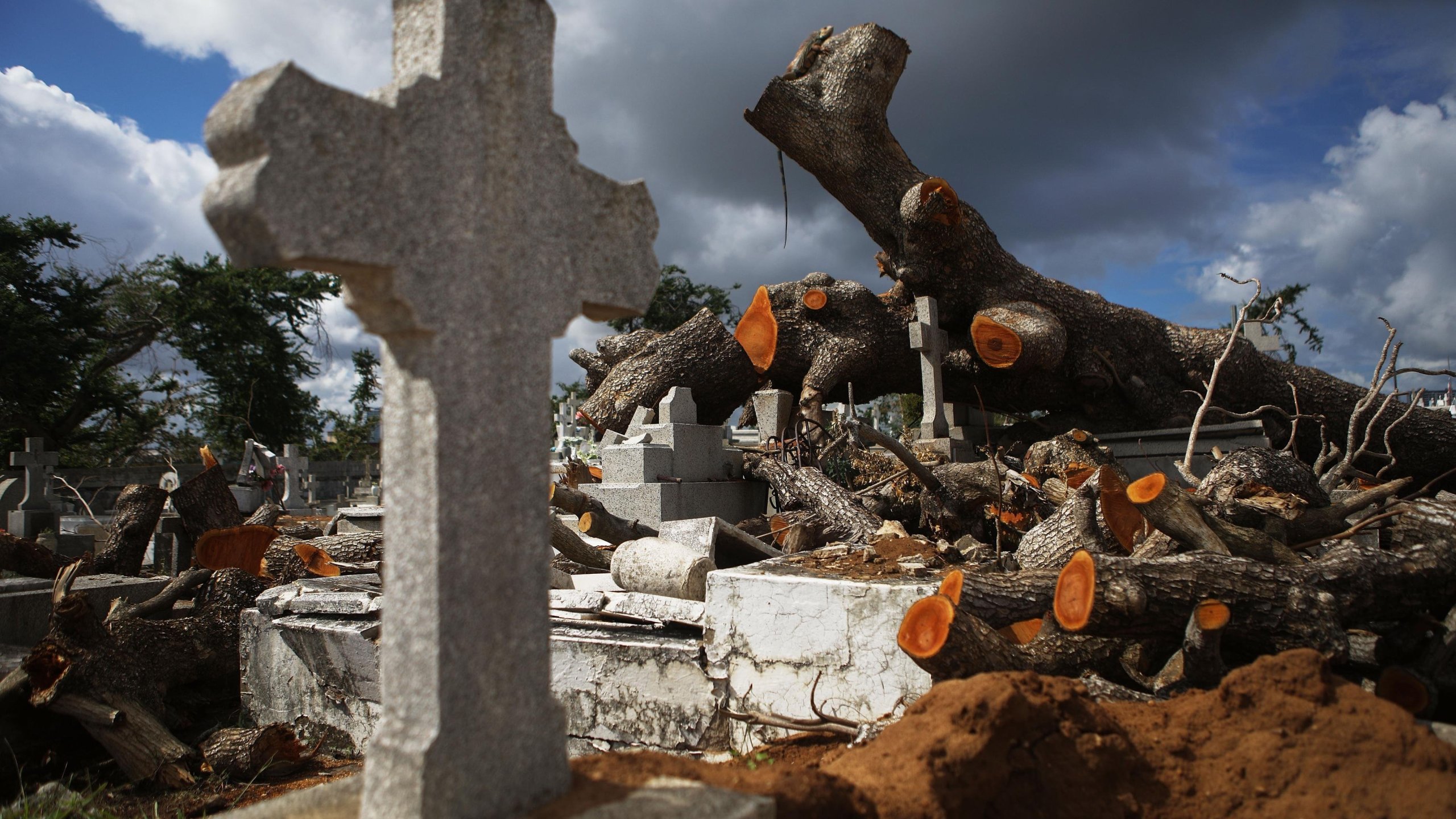 Deaths on Puerto Rico spiked sharply around the time Hurricane Maria devastated the US territory, newly released data from the island's government show -- perhaps dovetailing with assertions that the government's official storm death toll is far too low. (Credit: Mario Tama/Getty Images)