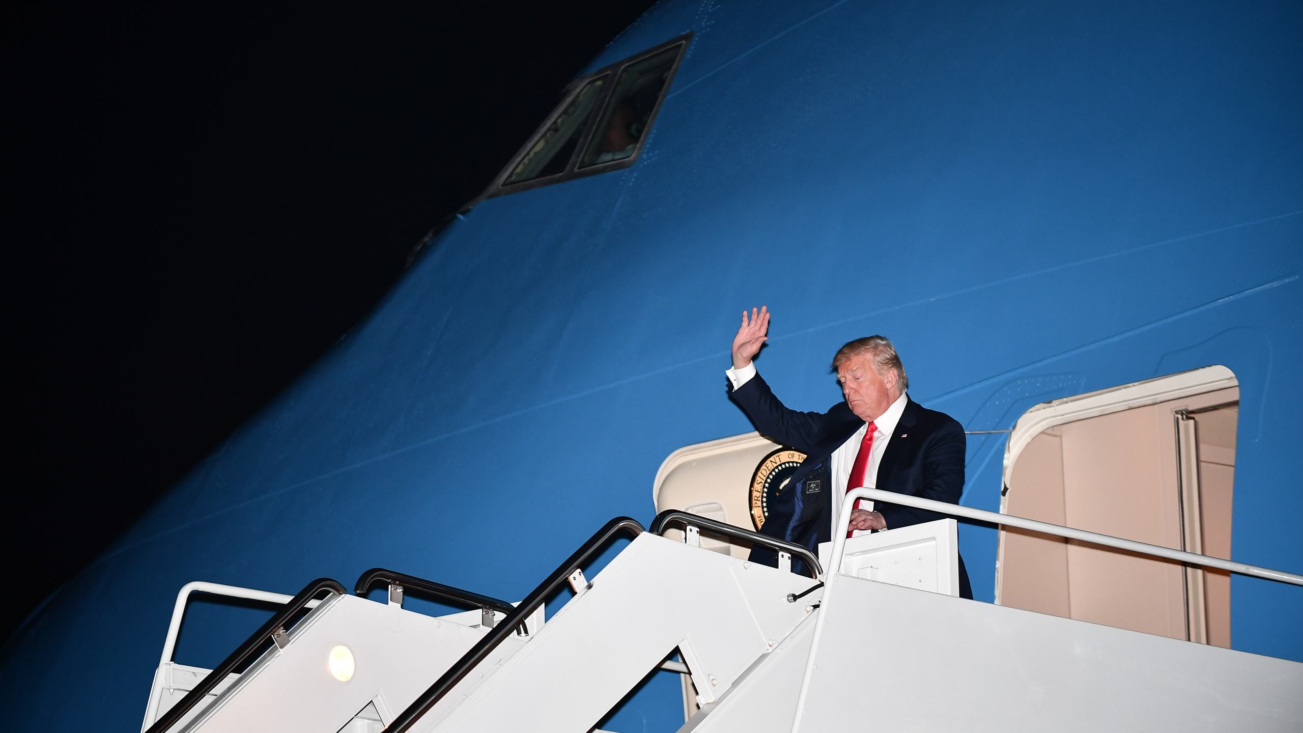 Donald Trump steps off Air Force One upon arrival at Andrews Air Force Base in Maryland on Aug. 30, 2018. (Credit: Mandel Ngan/AFP/Getty Images)