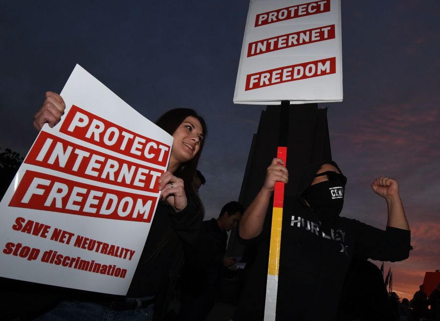 People protest during a "Protect Net Neutrality" rally outside the Federal Building in Los Angeles on Nov. 28, 2017. (MARK RALSTON/AFP/Getty Images)