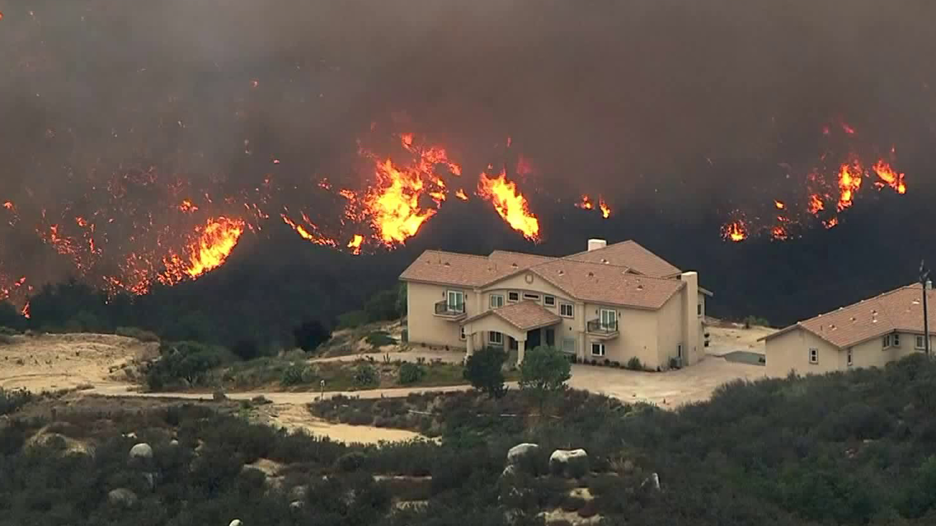 The Holy Fire rages in the Cleveland National Forest, expanding toward homes in the Lake Elsinore area on Aug. 9, 2018. (Credit: KTLA)