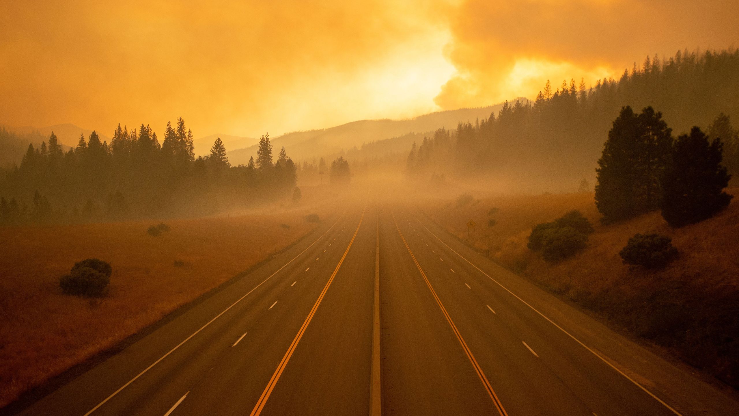 Interstate 5, which has been closed due to the Delta Fire, is seen completely empty in Lamoine in the Shasta Trinity National Forest, on September 6, 2018. (Credit: JOSH EDELSON/AFP/Getty Images)