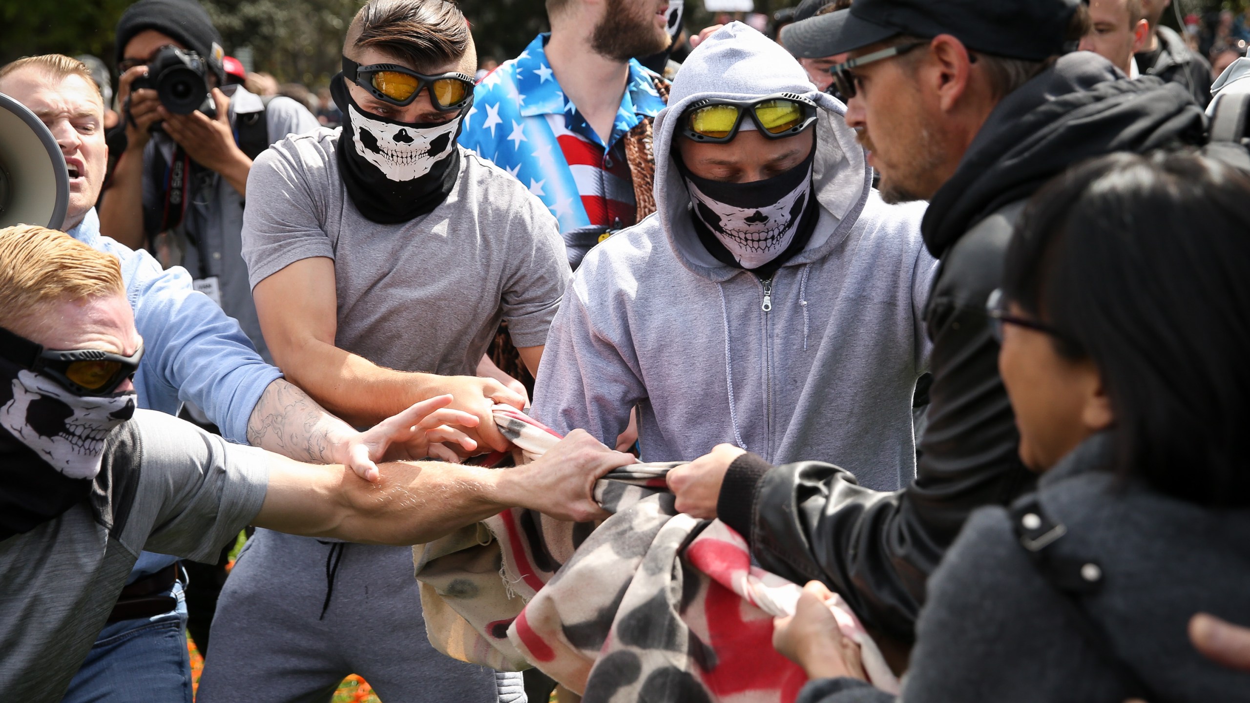 Trump supporters clash with protesters at a "Patriots Day" free speech rally on April 15, 2017 in Berkeley. (Credit: Elijah Nouvelage/Getty Images)