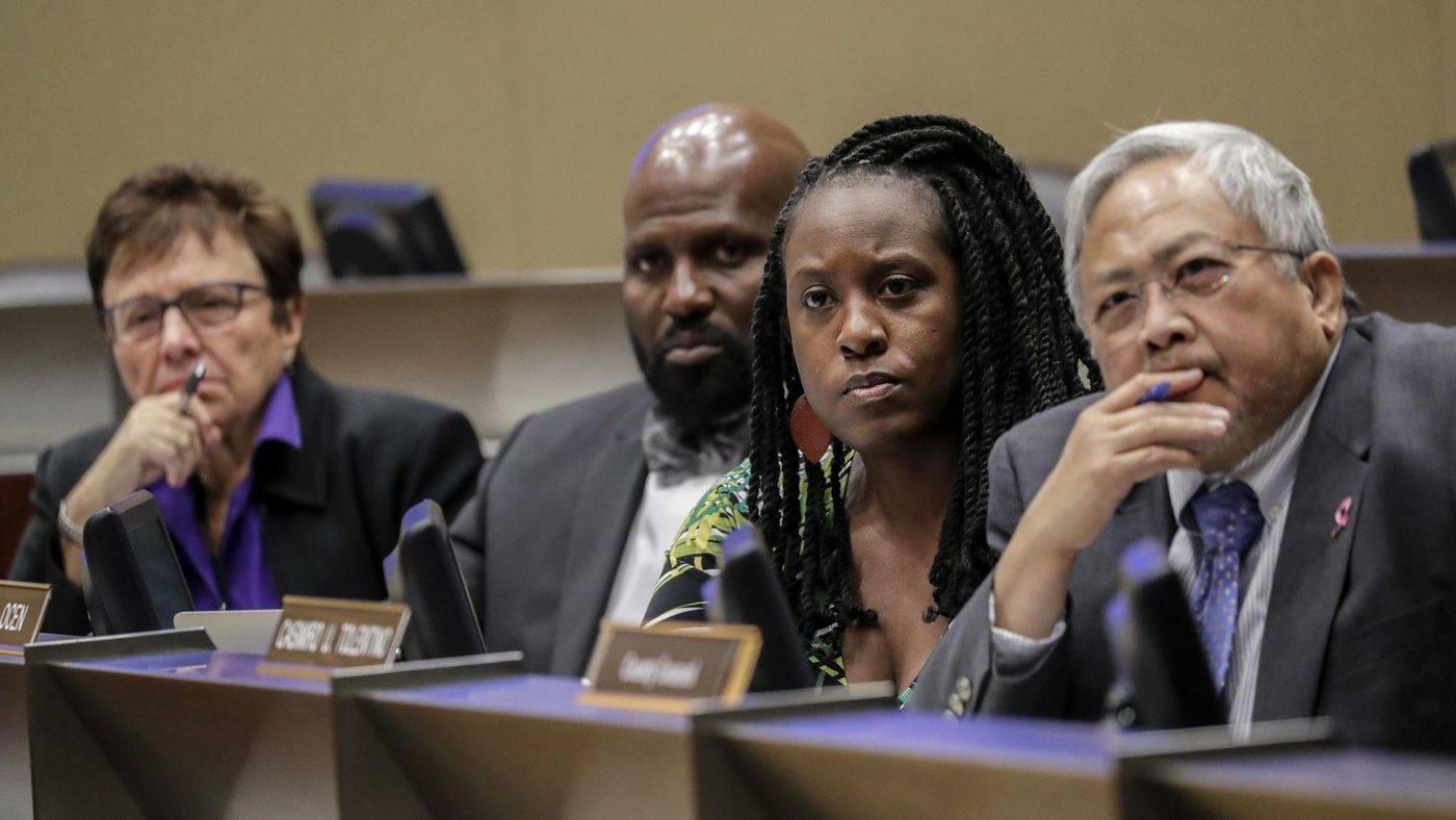 Sheriff Civilian Oversight Commission Chair Patricia Giggans, left, executive director Brian Williams, Vice Chair Priscilla Ocen and commissioner Casimiro Tolentino at a meeting of the panel on Nov. 15, 2018. (Credit: Irfan Khan / Los Angeles Times)