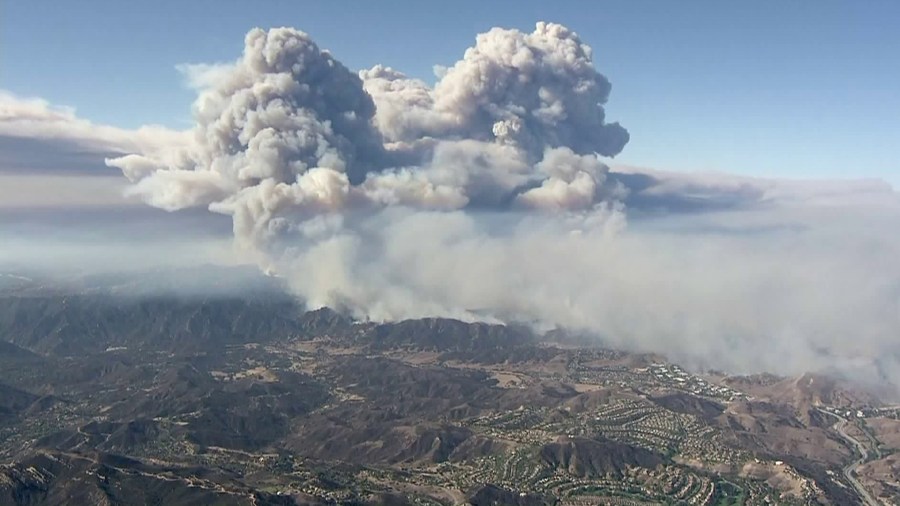 Smoke from the Woolsey Fire could be seen from miles on Nov. 9, 2018. (Credit: KTLA)