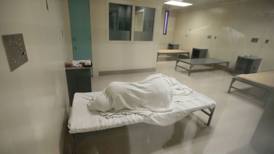 In this undated photo, an inmate at Los Angeles County's Twin Towers jail sleeps on a cot. (Credit: Robert Gauthier / Los Angeles Times)