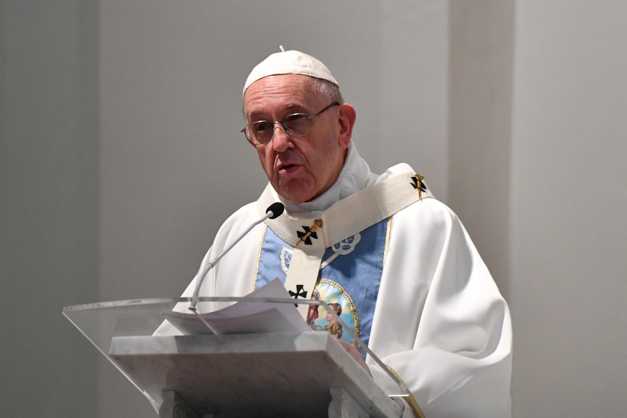 Pope Francis gives mass at the Cathedral Basilica of Santa Maria la Antigua in Panama City on Jan. 26, 2019. (Credit: ALBERTO PIZZOLI/AFP/Getty Images)