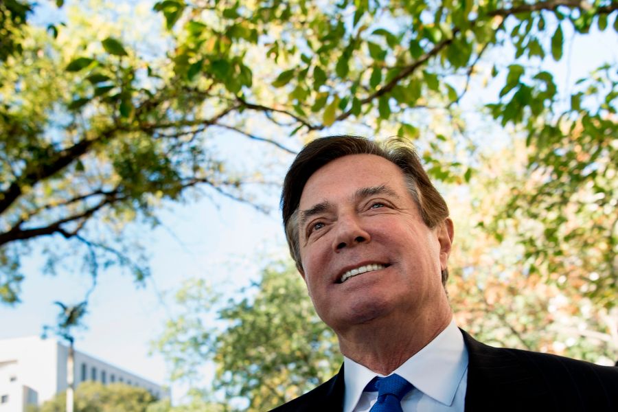 Paul Manafort, former campaign manager for Donald Trump, leaves the E. Barrett Prettyman United States Court House after being charged Oct. 30, 2017, in Washington, D.C. (Credit: BRENDAN SMIALOWSKI/AFP/Getty Images)