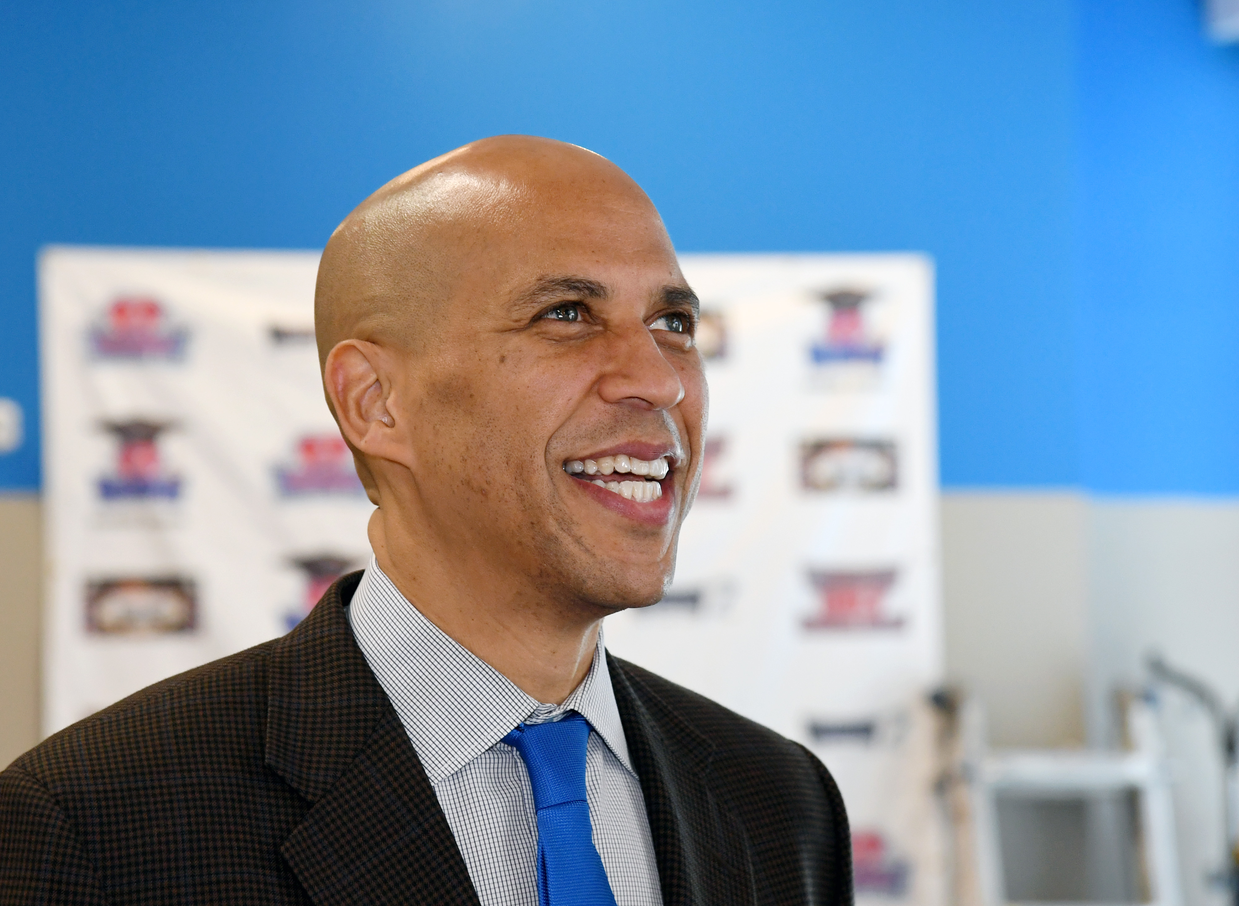 U.S. Sen. Cory Booker (D-NJ) visits Masterpiece Barber College as he campaigns for Nevada Democratic candidates on October 24, 2018 in Las Vegas, Nevada. (Credit: Ethan Miller/Getty Images)