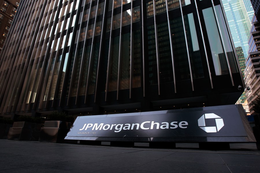 The JP Morgan Chase building is seen March 24, 2008 in New York City. (Credit: Chris Hondros/Getty Images)