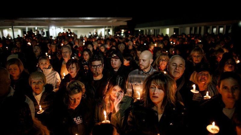 Community members attend a vigil at the Glenknoll Elementary School in Yorba Linda on Feb. 7, 2019, to remember the four people killed when plane debris crashed into their home. (Credit: Marcus Yam / Los Angeles Times)