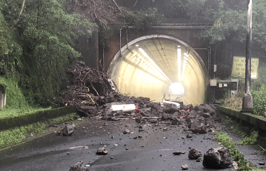 The aftermath of a landslide is seen at a highway on Oahu on Feb. 19, 2019. (Credit: Hawaii Department of Transportation/Twitter)