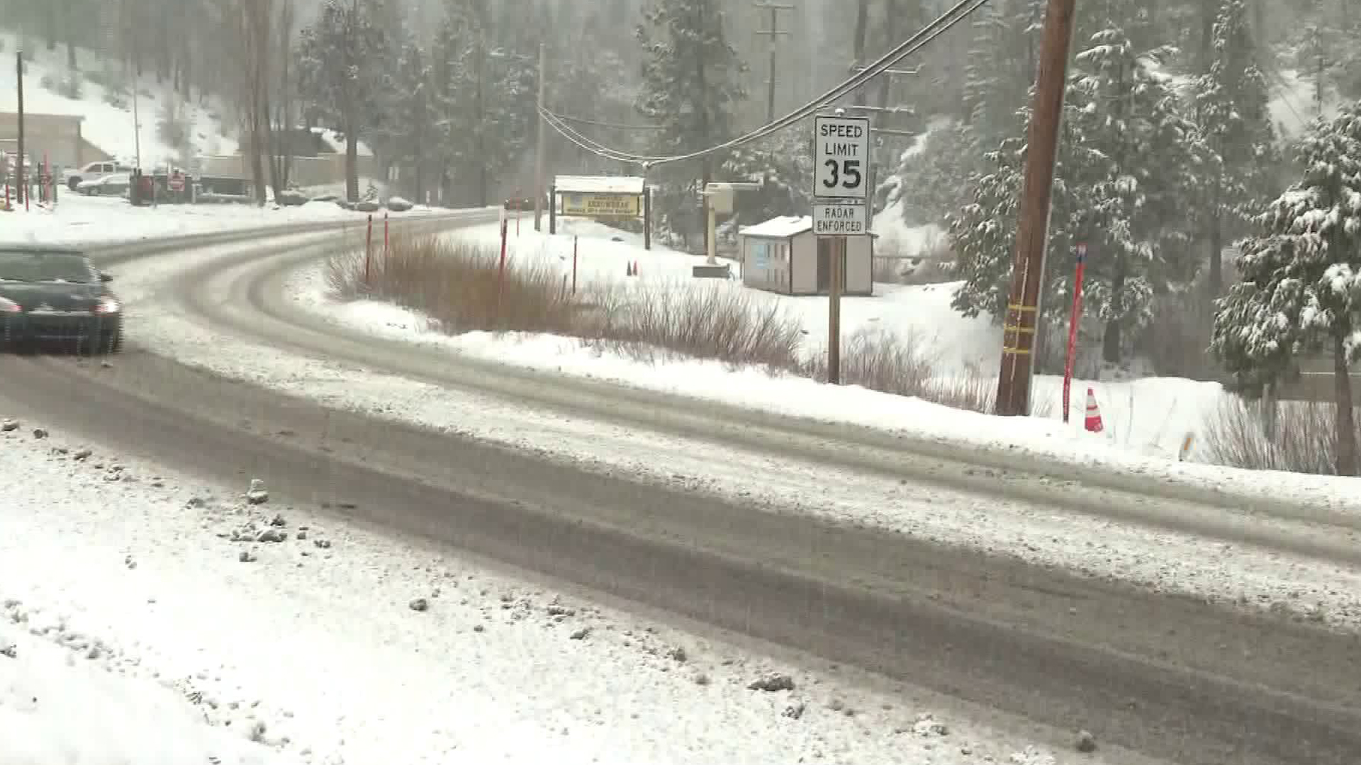 Snow is seen in Running Springs on March 21, 2019. (Credit: KTLA)