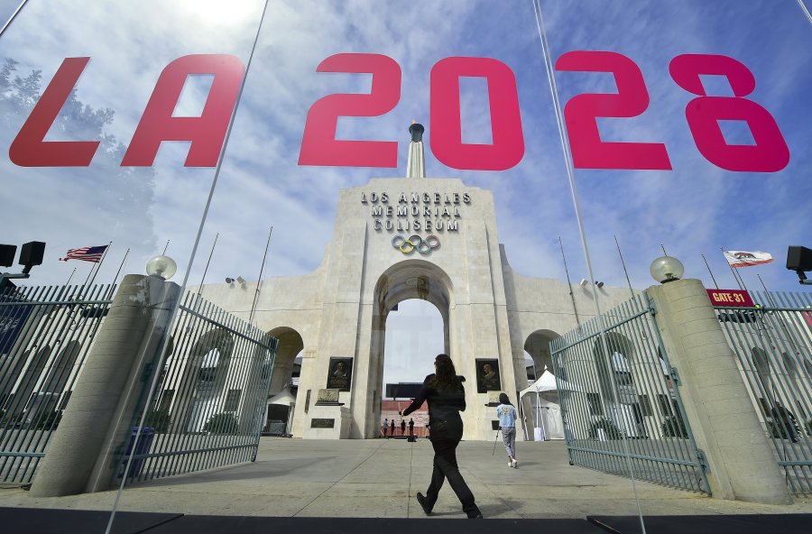 The torch is lit at the Los Angeles Coliseum on September 13, 2017. (FREDERIC J. BROWN/AFP/Getty Images)