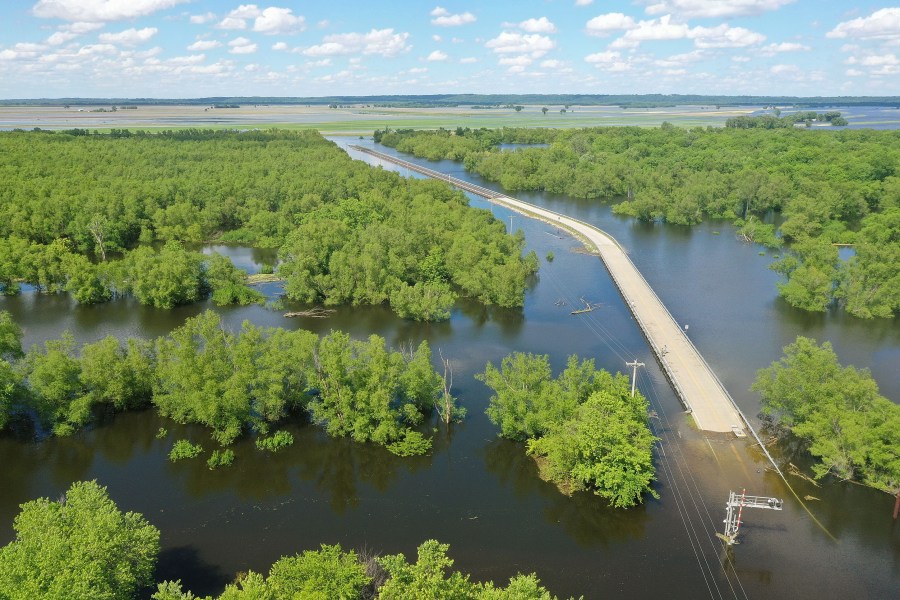 Floodwater from the Mississippi River cuts off the roadway from Missouri into Illinois at the states' border on May 30, 2019 in Saint Mary, Missouri. (Credit: Scott Olson/Getty Images)