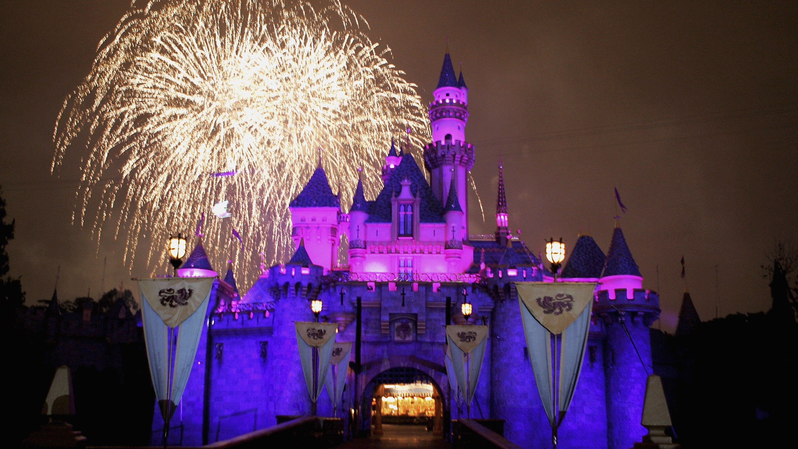 Fireworks explode over The Sleeping Beauty Castle during the Disneyland 50th Anniversary Celebration at Disneyland Park on May 4, 2005, in Anaheim, California. (Credit: Frazer Harrison/Getty Images)