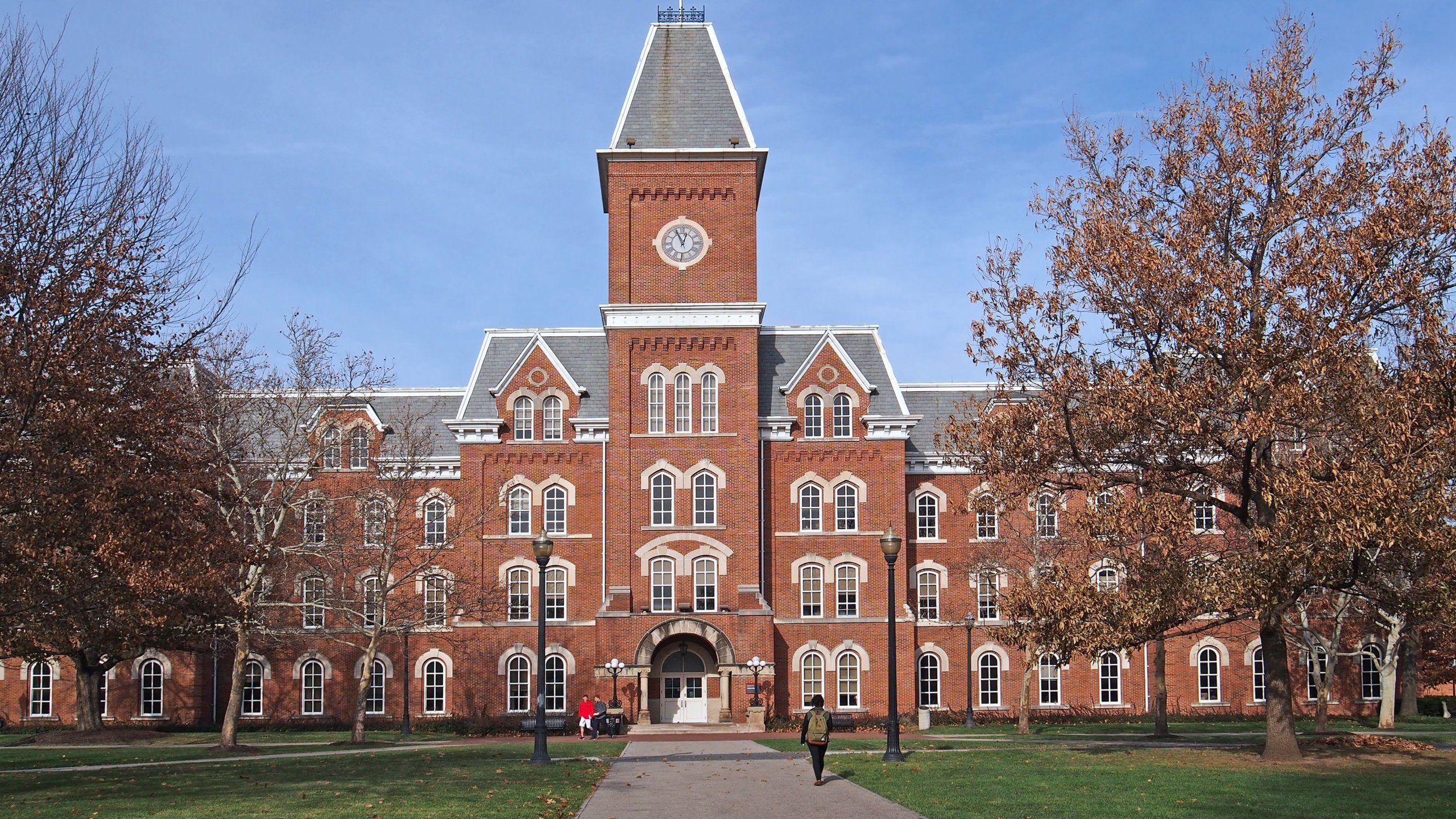 Ohio State University personnel were aware of complaints that a school doctor had sexually abused students as early as the late 1970s, but failed to adequately investigate the allegations, according to a new report. (Credit: CNN)