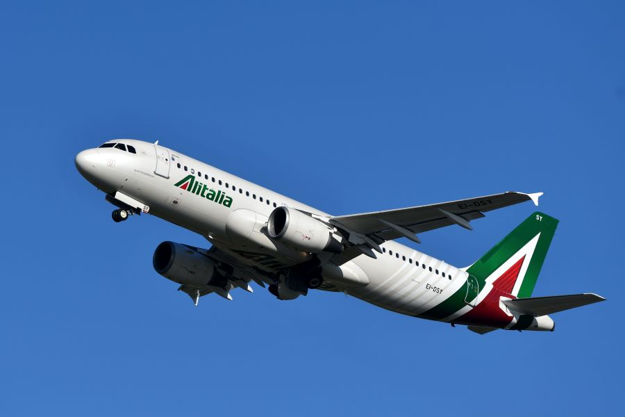 An Alitalia airline plane takes off from Rome's Fiumicino airport on May 31, 2019. (Credit: Alberto Pizzoli/AFP/Getty Images)