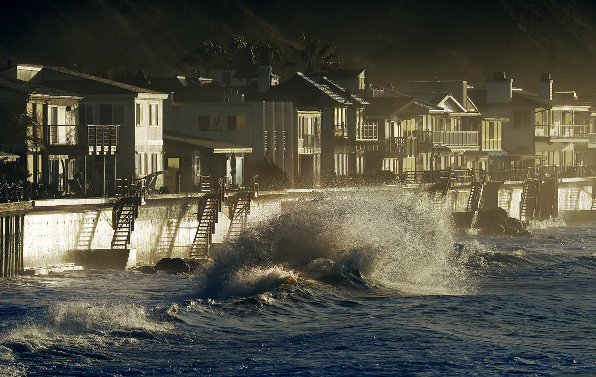 High surf pummels homes along Faria Beach in Ventura County in an undated photo. (Credit: Al Seib / Los Angeles Times)