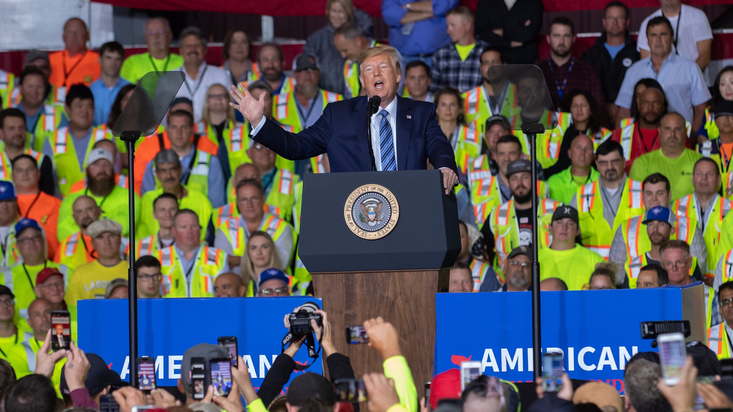 President Donald Trump speaks to contractors at the Shell Chemicals Petrochemical Complex on Aug. 13, 2019 in Monaca, Pennsylvania. (Credit: Jeff Swensen/Getty Images)