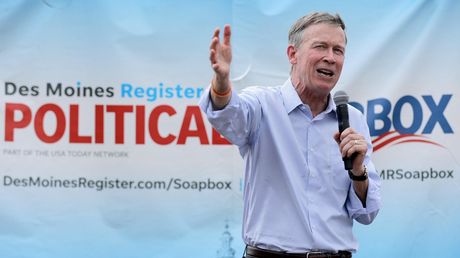 Democratic presidential candidate and former Colorado Governor John Hickenlooper delivers a 20-minute campaign speech at the Des Moines Register Political Soapbox at the Iowa State Fair August 10, 2019 in Des Moines, Iowa. (Credit: Chip Somodevilla/Getty Images)