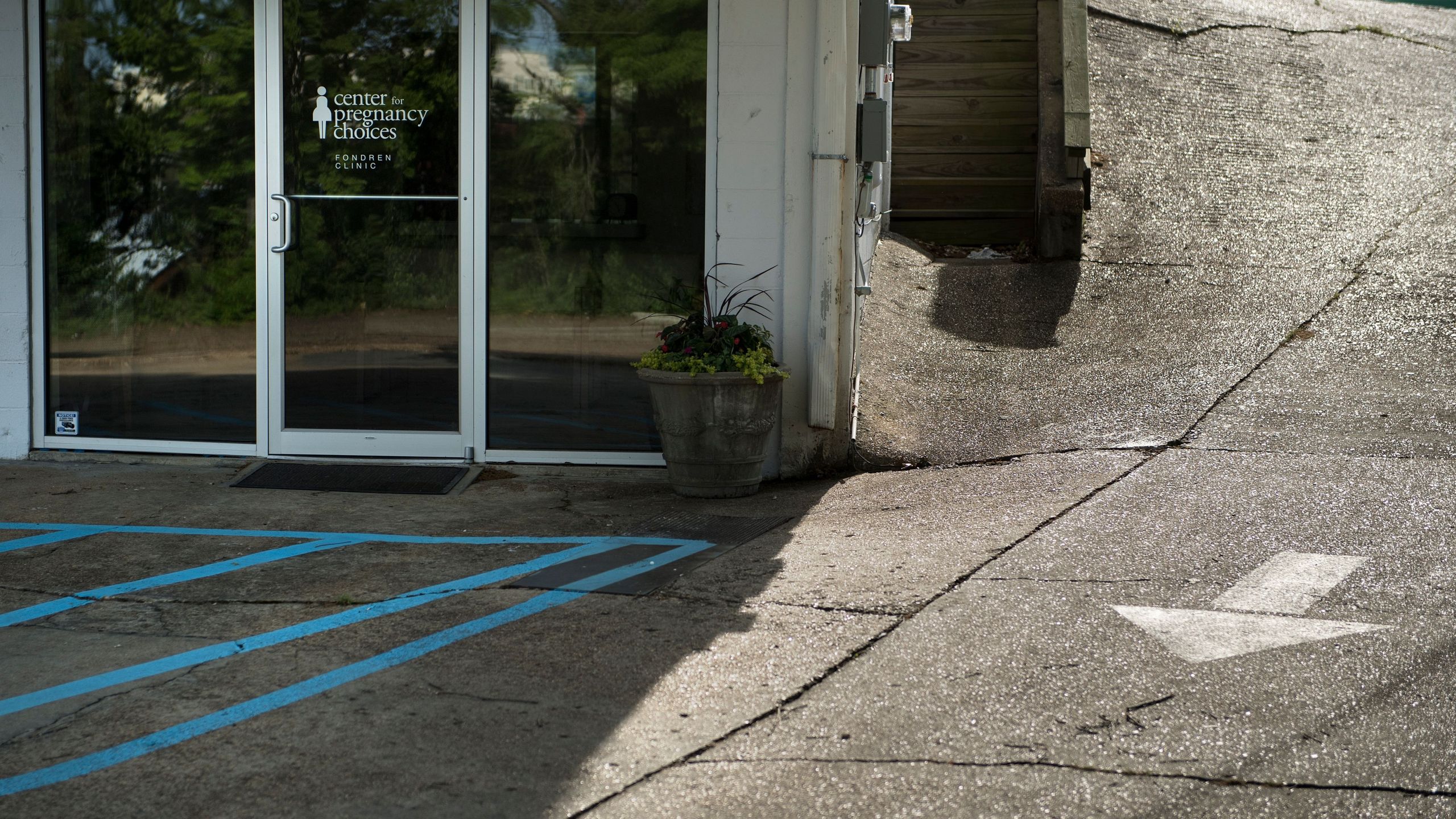 A view of the entrance of the Center for Pregnancy Choices near the Jackson Women's Health Organization, the last abortion clinic in Mississippi, April 5, 2018, in Jackson, Miss. (Credit: BRENDAN SMIALOWSKI/AFP/Getty Images)