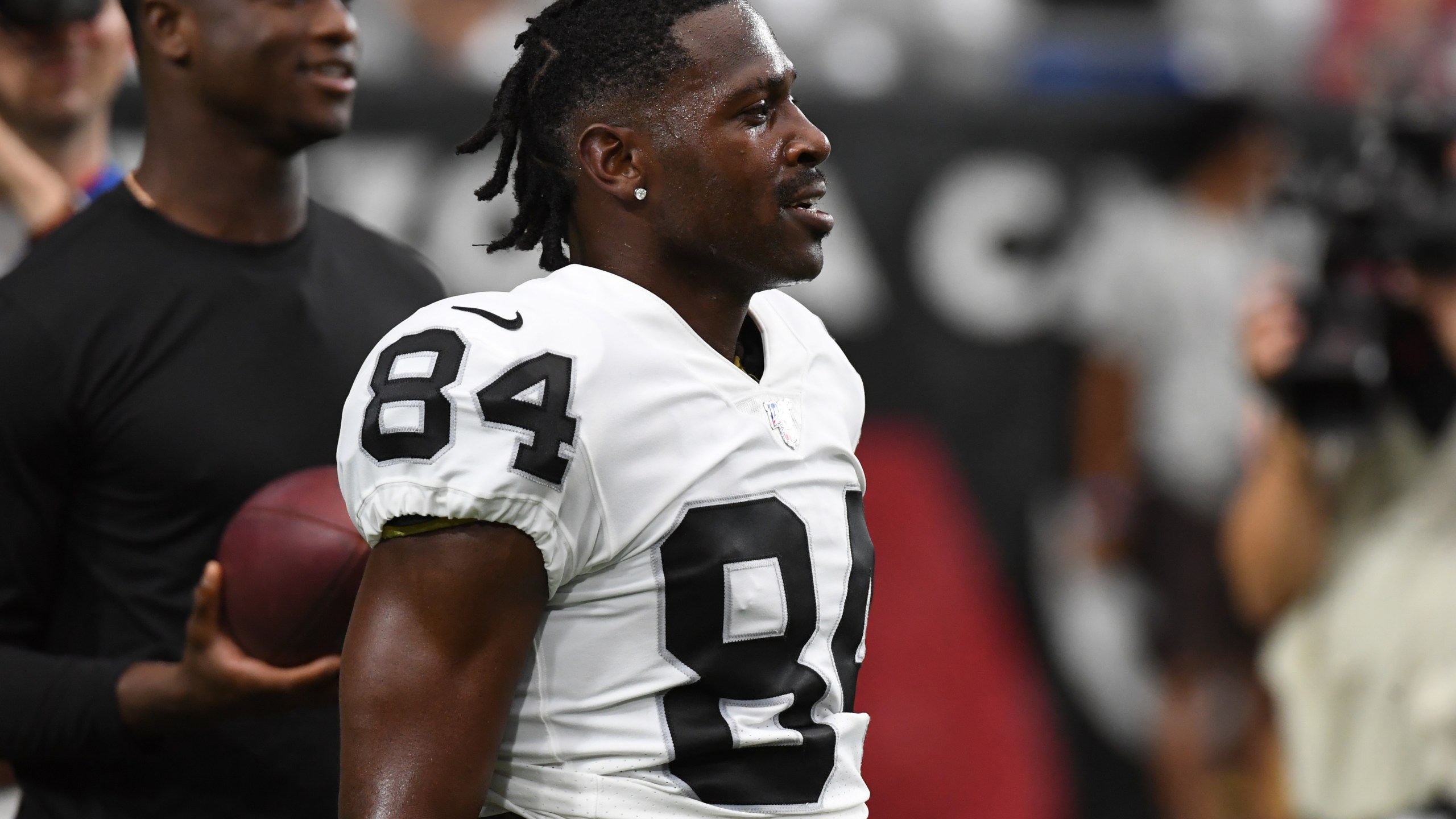 Antonio Brown warms up prior to an NFL preseason game against the Arizona Cardinals at State Farm Stadium on Aug. 15, 2019 in Glendale, Arizona. (Credit: Norm Hall/Getty Images)