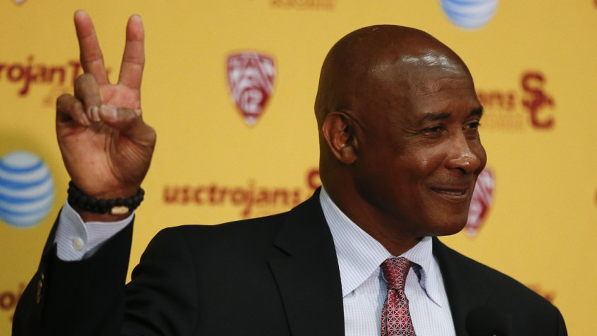 Lynn Swann, introduced as USC atlethic director on April 14, 2016, is stepping down.(Credit: Mark Boster / Los Angeles Times)