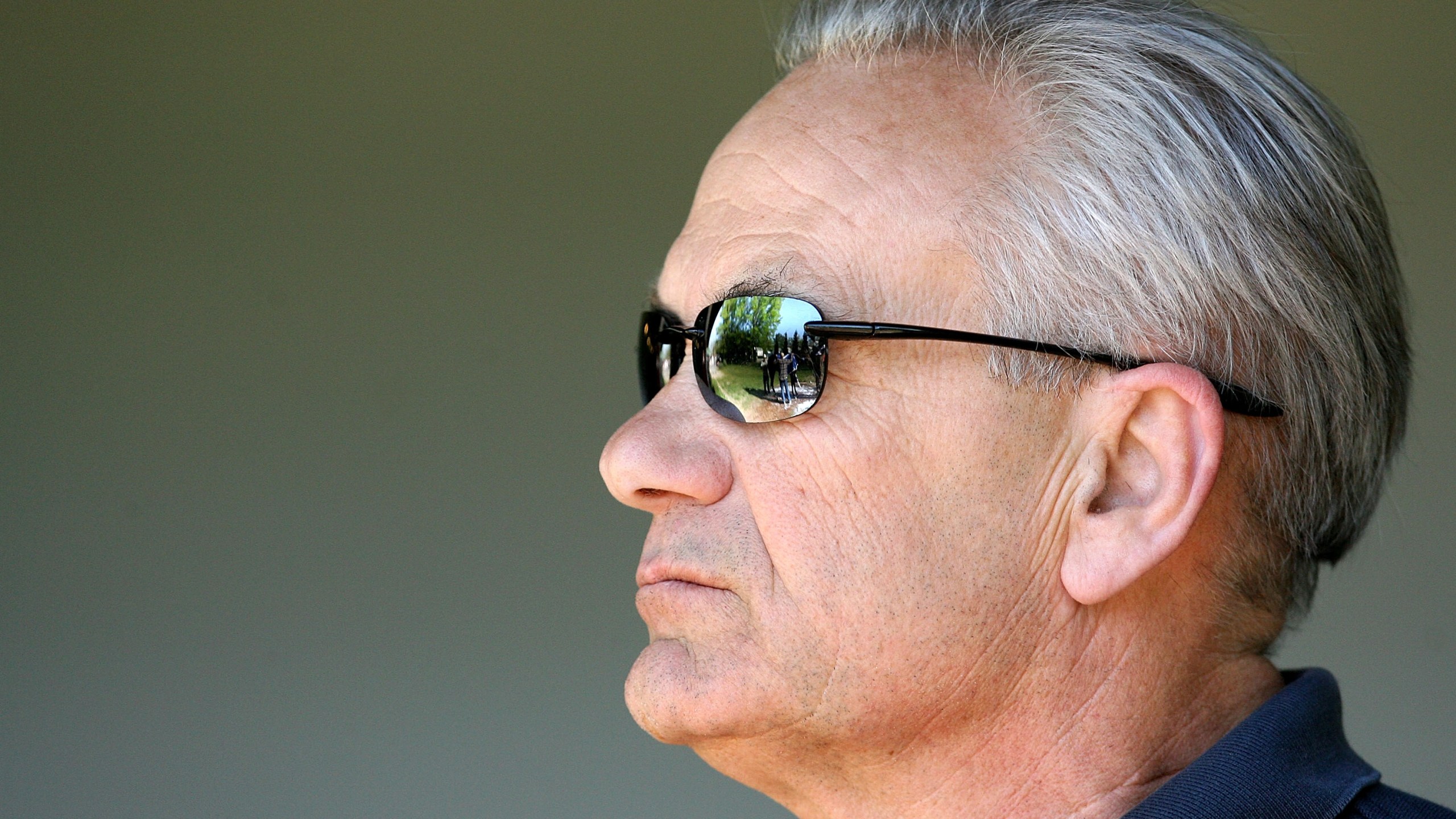 Jerry Hollendorfer speaks to media during training for the 135th Kentucky Derby at Churchill Downs in Louisville on April 27, 2009. (Credit: Andy Lyons / Getty Images)