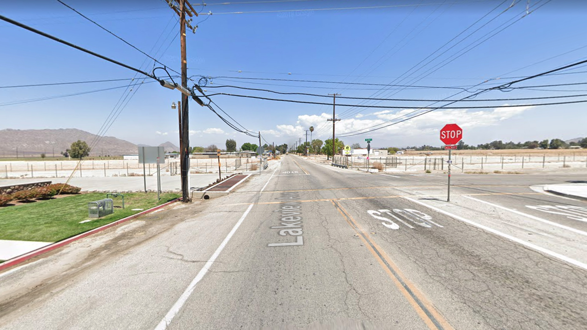 The intersection of Lakeview Avenue and 11th Street in Nuevo, as viewed in a Google Street View image.