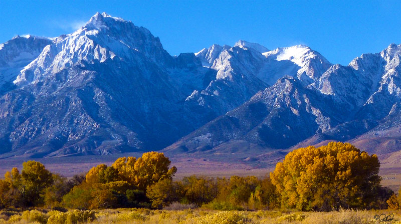 Mount Williamson, California's second-highest peak, is seen in an October 2010 photo. (Credit: Paul Fretheim / Wikimedia Commons)